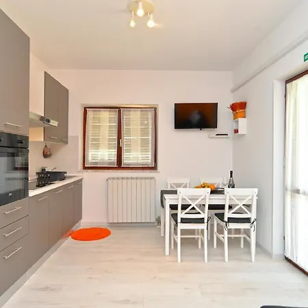 Apartment Fuer 4 Personen Ca 60 Qm In Fazana, Istrien Istrische Riviera *